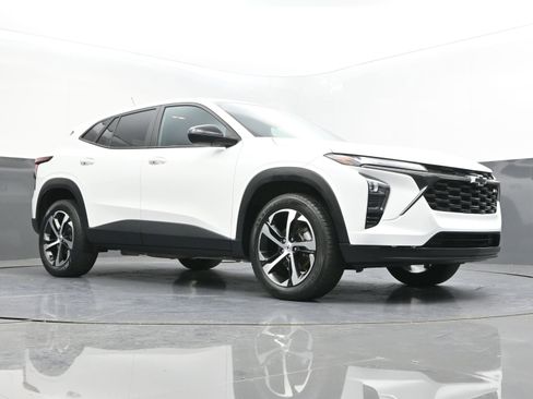 Used 2024 Chevrolet Trax RS w/ Driver Confidence Package image 31