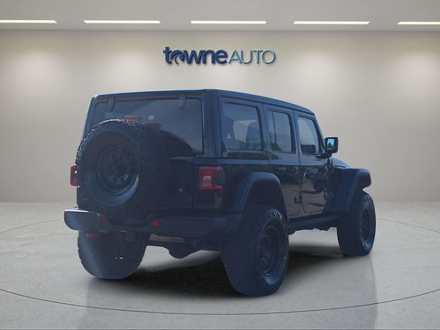 Used 2022 Jeep Wrangler Unlimited Rubicon w/ LED Lighting Group AWD/4WD image 7