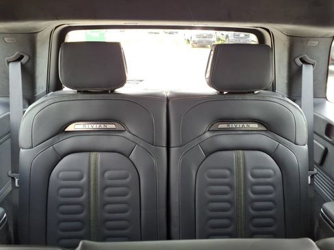 Used 2024 Rivian R1S Adventure AWD/4WD image 17