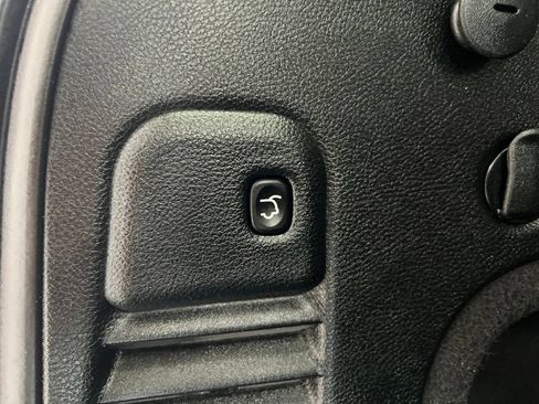 Used 2020 Jeep Grand Cherokee Limited AWD/4WD image 9
