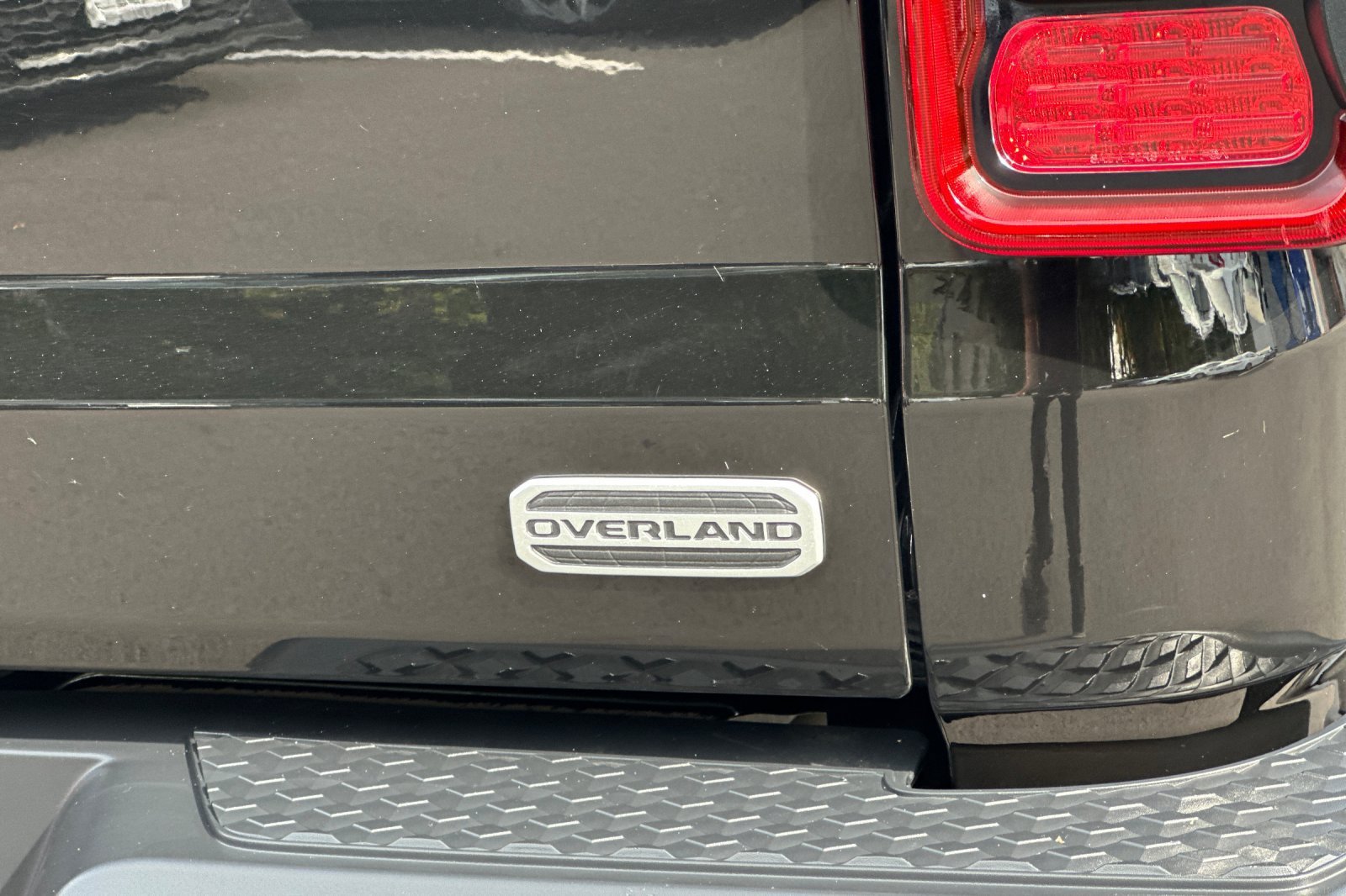 Used 2020 Jeep Gladiator Overland AWD/4WD image 35