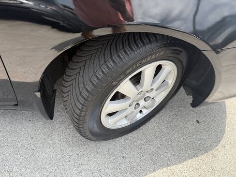 Used 2004 Toyota Camry LE FWD image 22