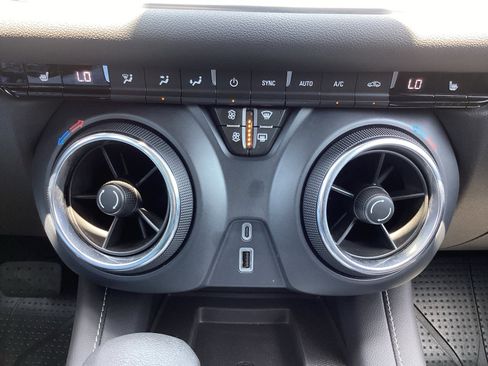 Used 2024 Chevrolet Blazer LT w/ Convenience Package FWD image 19