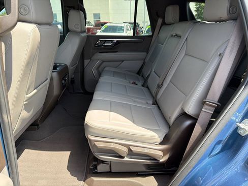 Used 2025 Chevrolet Tahoe LT AWD/4WD image 18