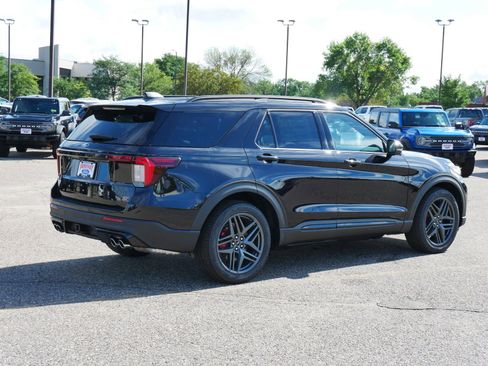 New 2025 Ford Explorer ST image 6