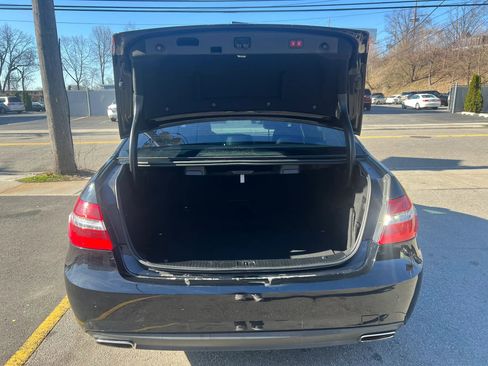 Used 2013 Mercedes-Benz E 550 4MATIC Sedan image 17