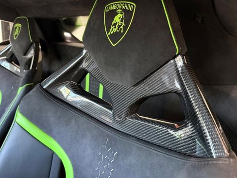 Used 2023 Lamborghini Huracan Tecnica image 27