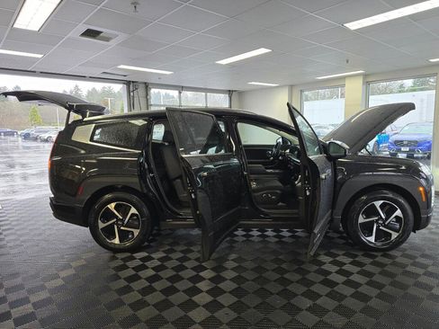 New 2026 Hyundai Ioniq 9 SE image 18