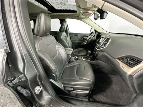 Used 2018 Jeep Cherokee Limited w/ High Altitude Package image 30