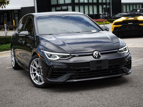 Used 2024 Volkswagen Golf R AWD/4WD image 2