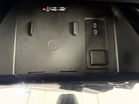 Used 2025 Chevrolet Silverado EV RST AWD/4WD image 39