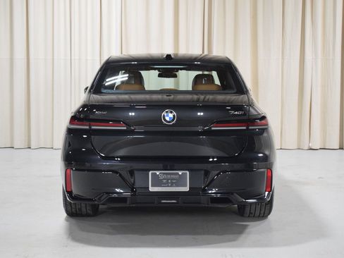 Used 2025 BMW 740i xDrive AWD/4WD image 12