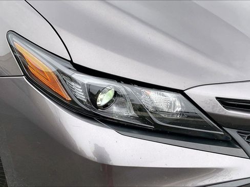 Used 2024 Toyota Camry SE image 32