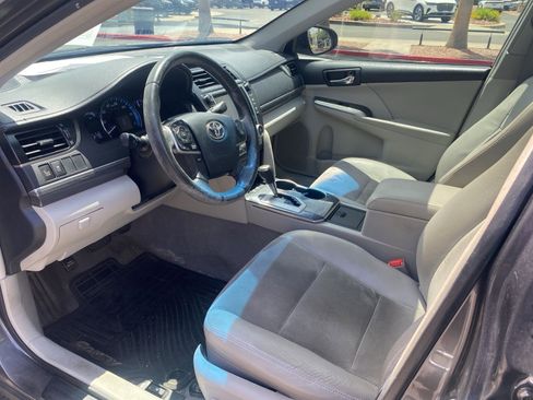Used 2012 Toyota Camry XLE w/ Leather Pkg FWD image 9