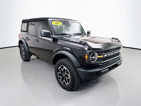 Used 2025 Ford Bronco 4-Door AWD/4WD image 1