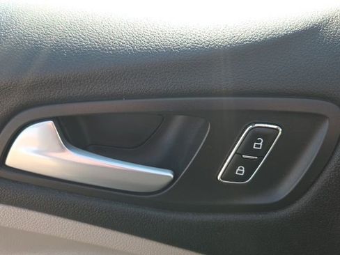 Used 2013 Ford C-MAX SEL image 23