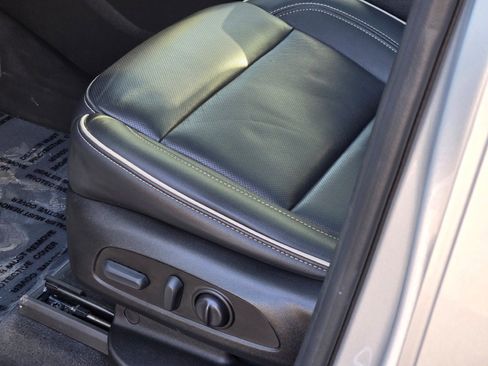 Used 2022 Chevrolet Traverse Premier w/ Redline Edition image 26