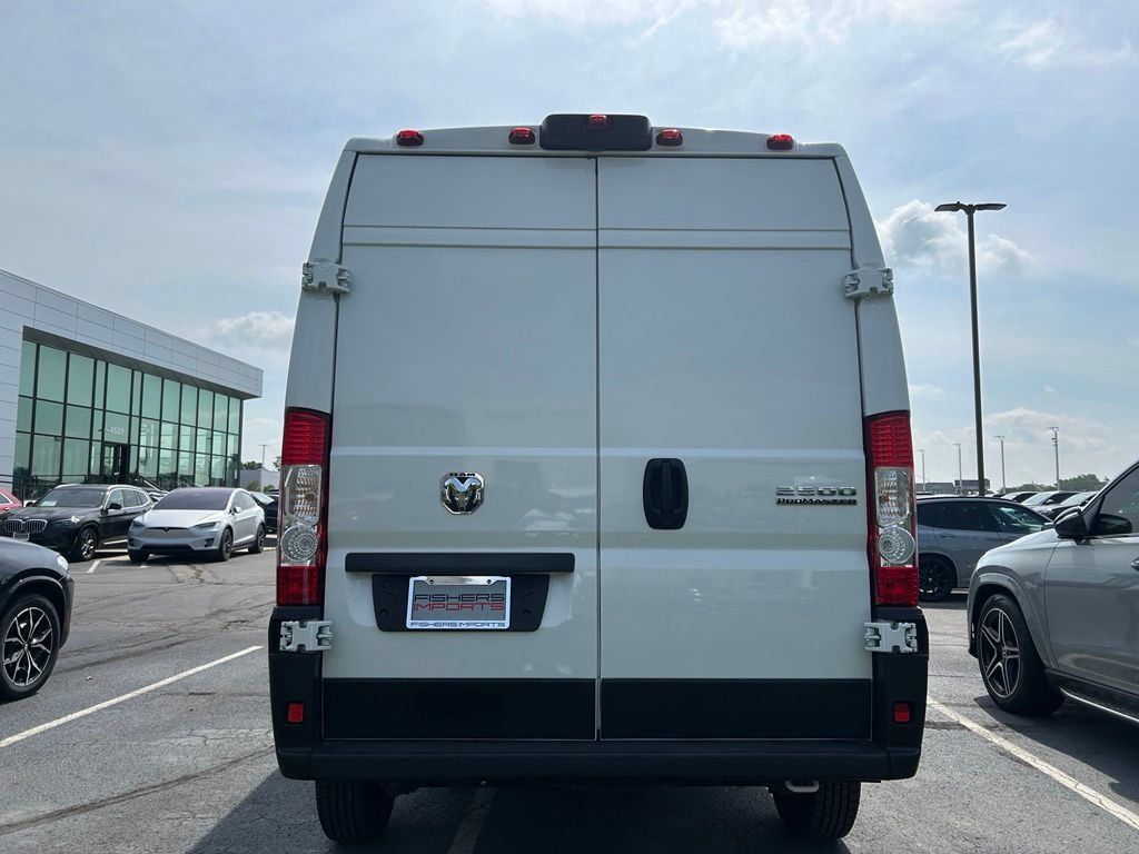 Used 2025 RAM ProMaster 2500 w/ Convenience Group FWD image 6
