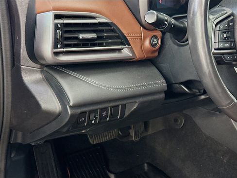 Used 2023 Subaru Outback Touring XT AWD/4WD image 17