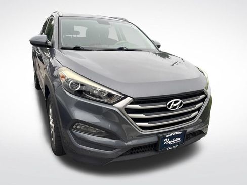 Used 2017 Hyundai Tucson SE w/ SE Popular Package 02 AWD/4WD image 5