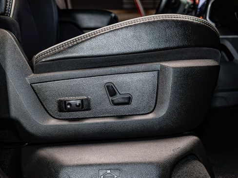 Used 2024 RAM 3500 Laramie w/ Night Edition AWD/4WD image 27