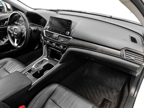 Used 2019 Honda Accord Touring image 11