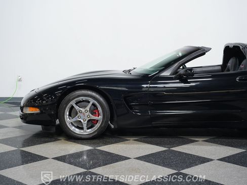 Used 2001 Chevrolet Corvette Coupe w/ Preferred Equipment Group2 RWD image 22