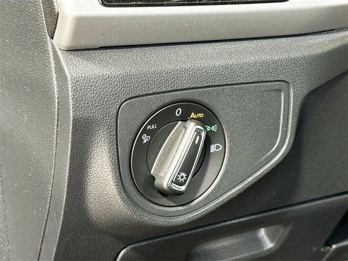 Used 2022 Volkswagen Atlas SE image 28