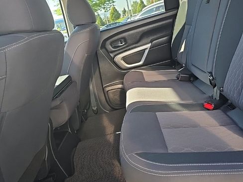 Used 2022 Nissan Titan SV image 13