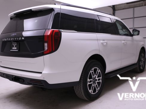 New 2026 Ford Expedition Active image 5