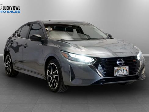 Used 2025 Nissan Sentra SR FWD image 3