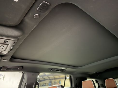 Used 2023 GMC Yukon Denali Ultimate image 7