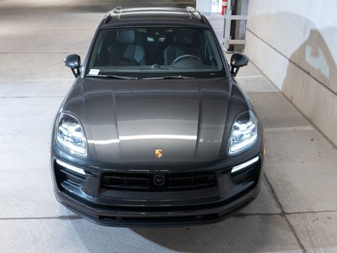 Certified 2026 Porsche Macan AWD/4WD image 6