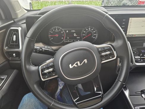 Used 2023 Kia Sorento EX FWD image 11