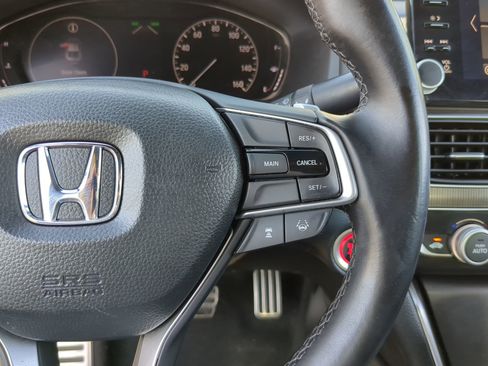 Used 2018 Honda Accord Sport image 31