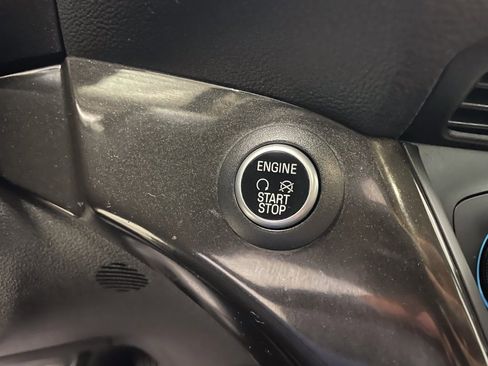 Used 2017 Ford C-MAX Energi Titanium image 30