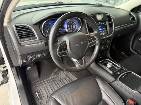 Used 2019 Chrysler 300 Touring L w/ Quick Order Package 2EF RWD image 13