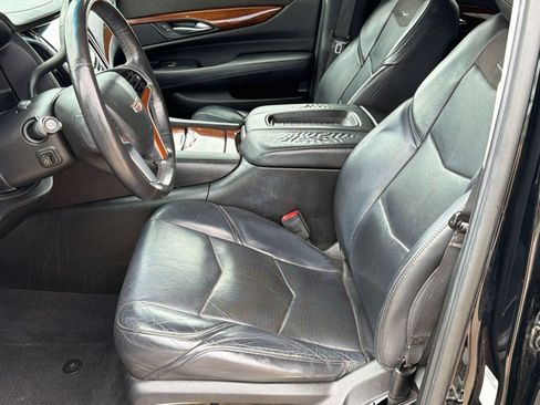Used 2018 Cadillac Escalade ESV Luxury AWD/4WD image 5