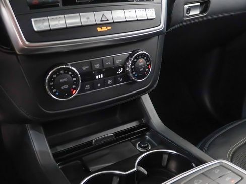 Used 2013 Mercedes-Benz ML 63 AMG 4MATIC image 30