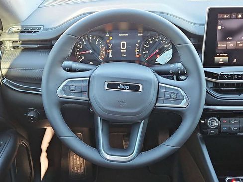 New 2026 Jeep Compass Latitude image 22