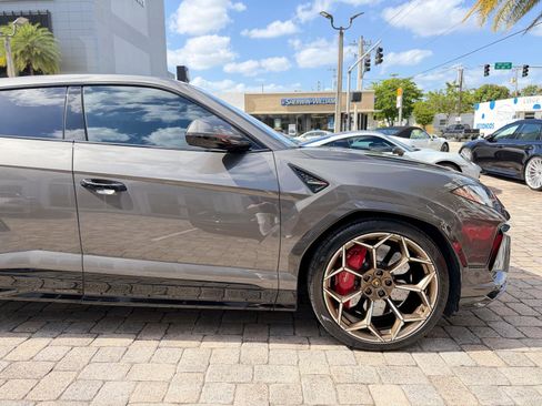 Used 2024 Lamborghini Urus Performante AWD/4WD image 30