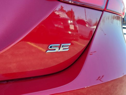 Used 2023 Toyota Camry SE image 7