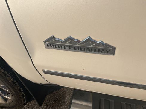 Used 2018 Chevrolet Silverado 1500 High Country AWD/4WD image 13