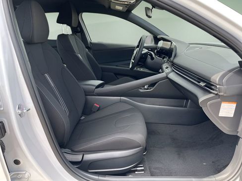 New 2025 Hyundai Elantra SEL image 22