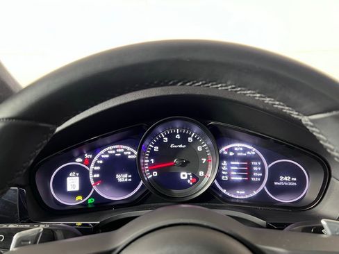 Used 2023 Porsche Cayenne Turbo AWD/4WD image 31