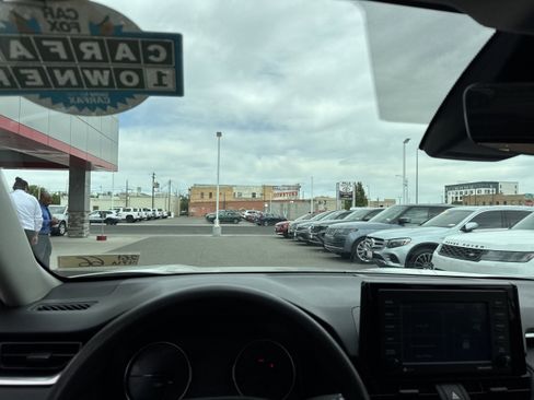 Used 2022 Toyota RAV4 LE AWD/4WD image 3