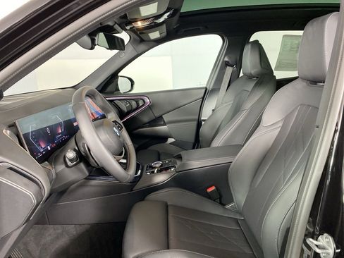 Used 2025 BMW X3 xDrive30i w/ Premium Package image 6