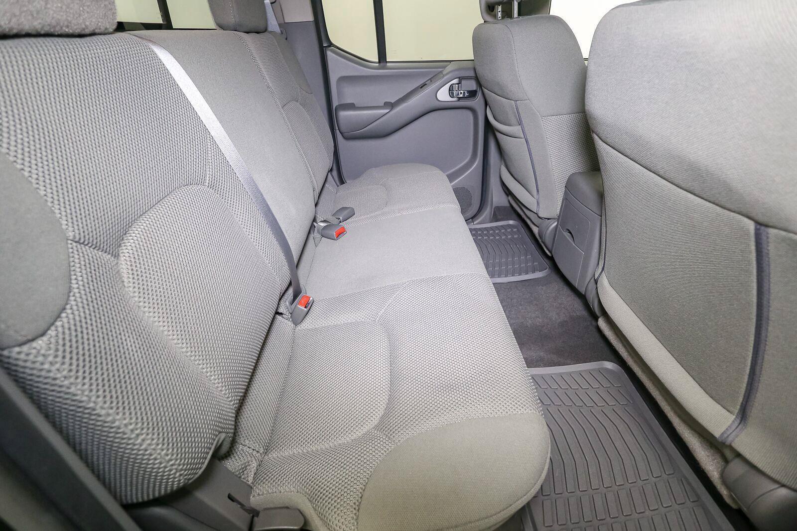 Used 2021 Nissan Frontier SV w/ Midnight Edition Floor Mats AWD/4WD image 21