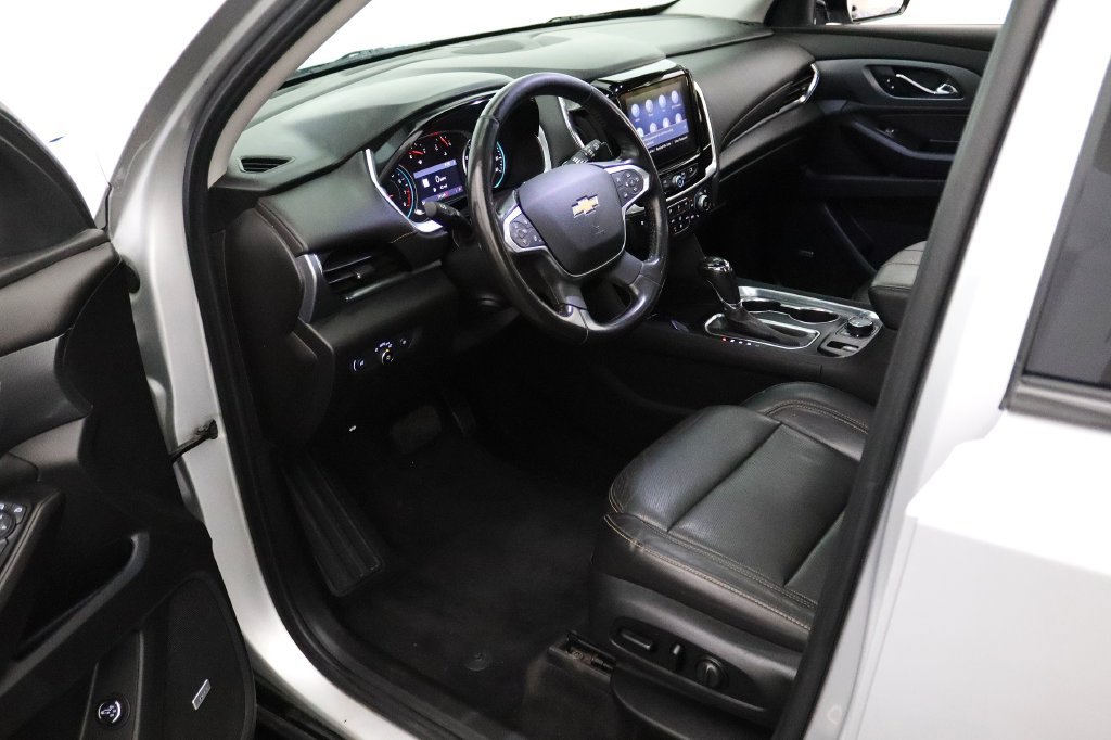 Used 2020 Chevrolet Traverse Premier w/ Redline Edition AWD/4WD image 17