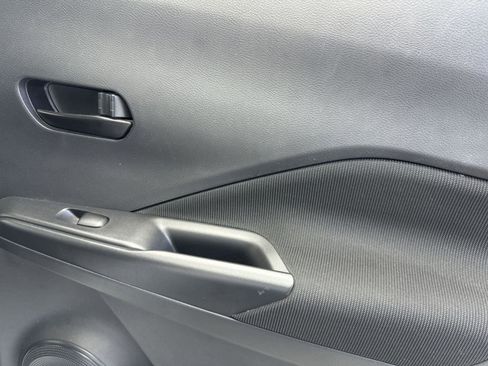 Used 2022 Nissan Kicks S image 39